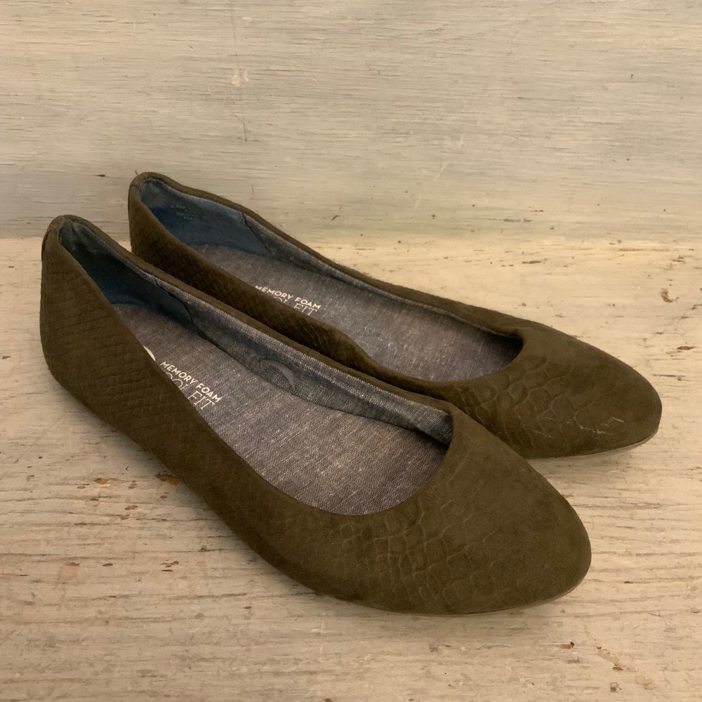 Dr. Scholl's "Georgie" Faux Suede Textured Forest Green Flat Shoes Size 9.5M GC
